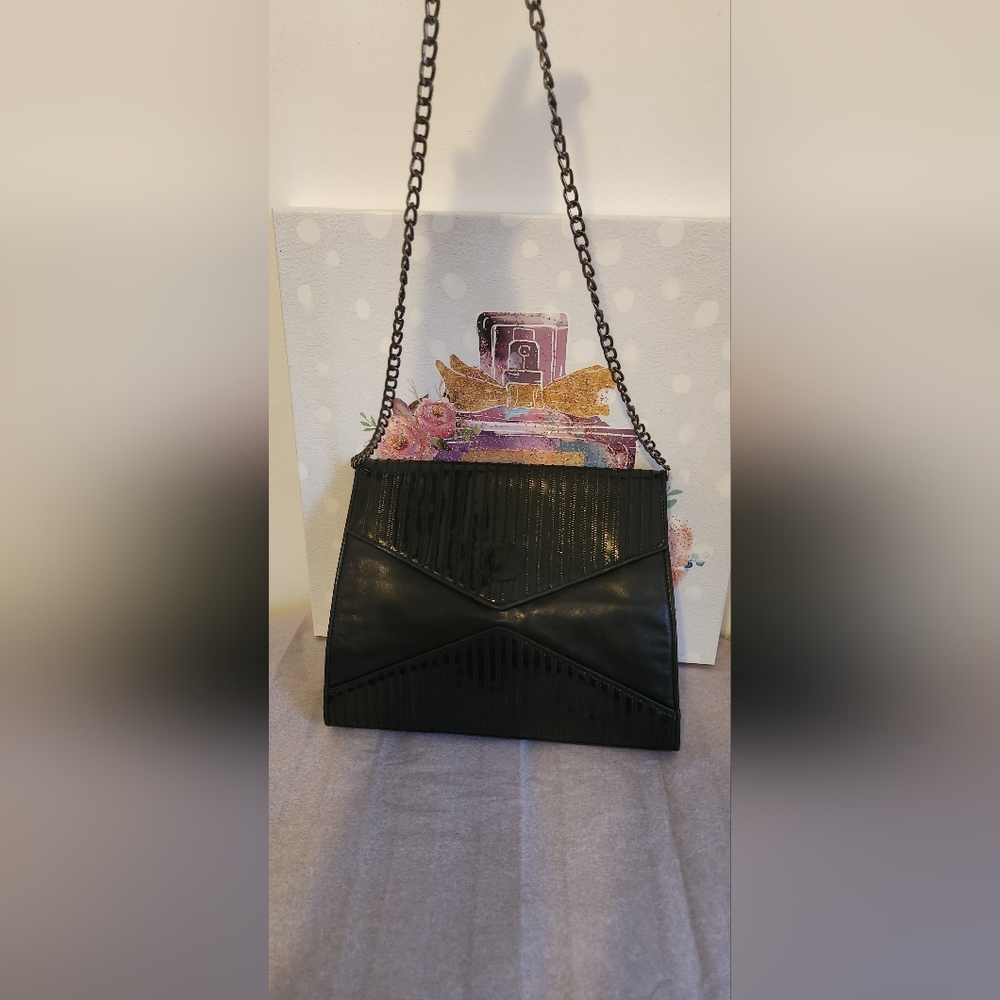 LIKE NEW!!!! FENDI CLUTCH - Picture 13 of 14